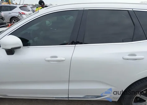 2021 Volvo Xc60 T6 Inscription z USA, uszkodzony, nr VIN YV4A22RL8M1721753